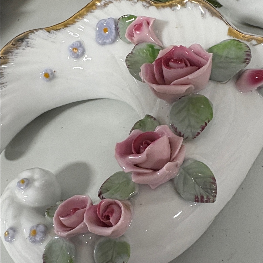 Porcelain Floral Crescent Wall Pockets - Pink Roses - Picture 3 of 7